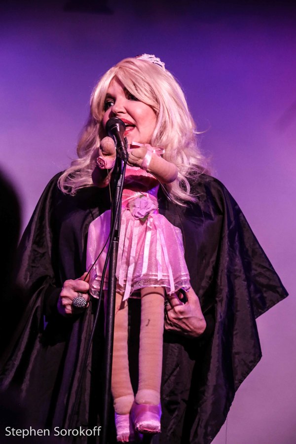 Photo Coverage: Dorothy Bishop brings The Dozen Divas Show to the Metropolitan Room Image