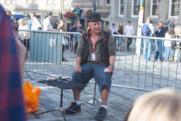Photo Flash: Edinburgh 2016 - Street Performers On The Royal Mile Image