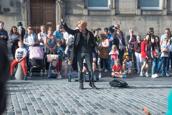 Photo Flash: Edinburgh 2016 - Street Performers On The Royal Mile Image