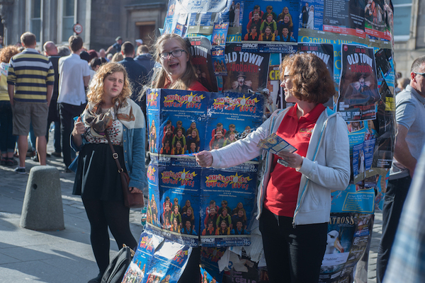 Photo Flash: Edinburgh 2016 - Street Performers On The Royal Mile Image