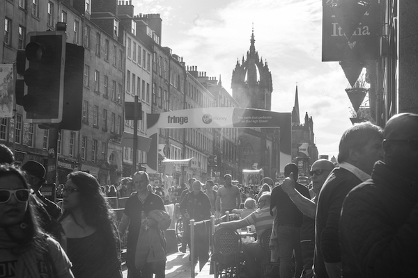 Photo Flash: Edinburgh 2016 - Street Performers On The Royal Mile Image