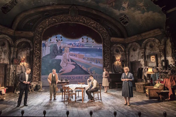 Photo Flash: Kenneth Branagh Opens In THE ENTERTAINER Image