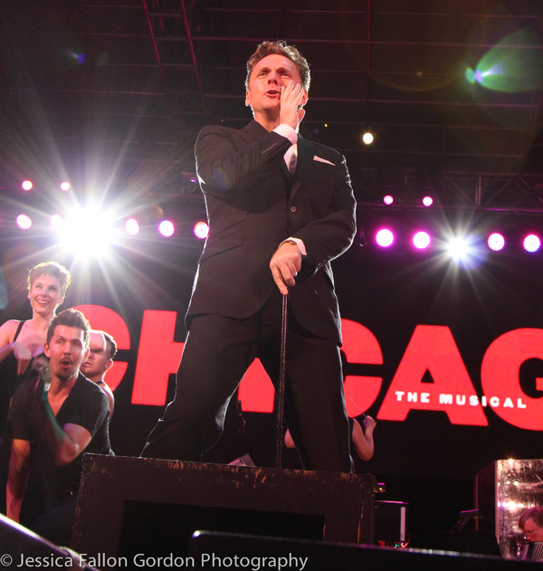 Jason Danieley and the cast of Chicago Photo