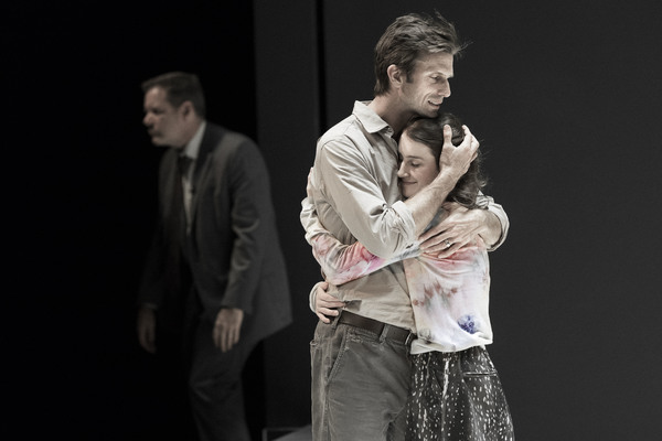 Photo Flash: Arthur Miller's A VIEW FROM THE BRIDGE at the Ahmanson Image