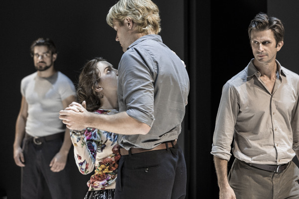 Photo Flash: Arthur Miller's A VIEW FROM THE BRIDGE at the Ahmanson Image