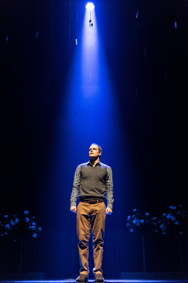 Photo Flash: Take a First Look at Frantic Assembly's Stunning THINGS I KNOW TO BE TRUE Image
