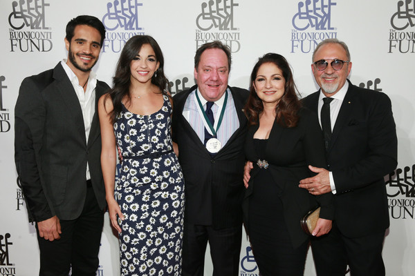 Photo Flash: James L. Nederlander and ON YOUR FEET! Cast, Creatives Attend 2016 Great Sports Legends Dinner  Image