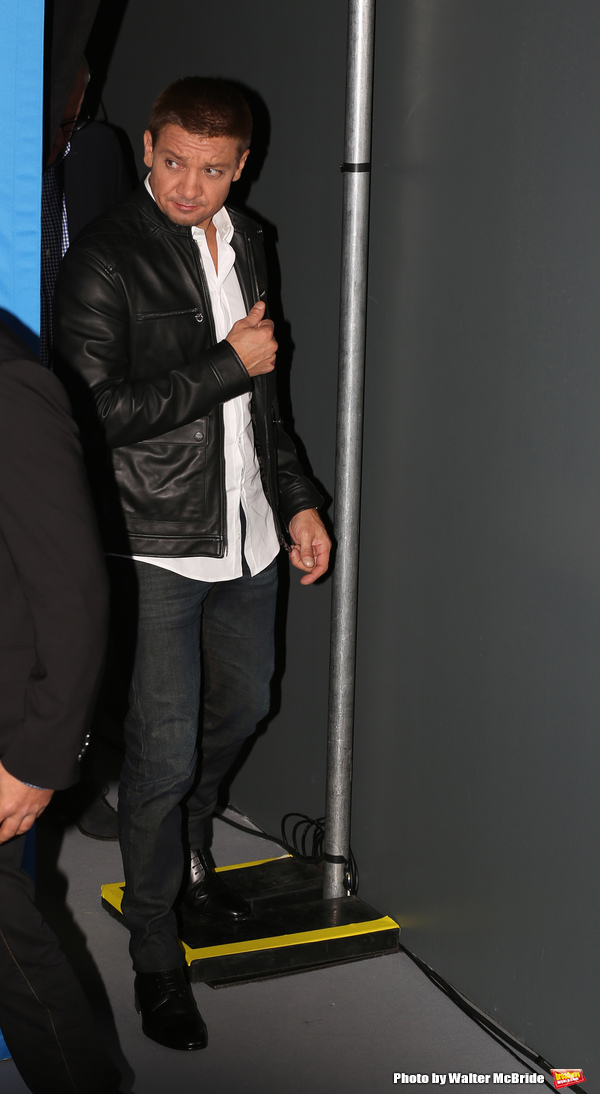 Photo Coverage: Amy Adams & More Attend ARRIVAL Press Conference at TIFF  Image