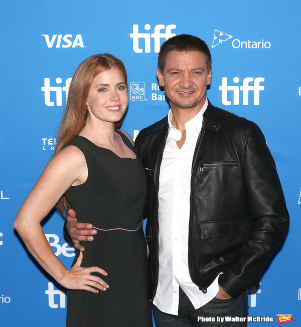 Amy Adams and Jeremy Renner  Photo