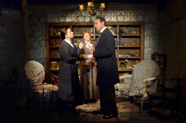 Photo Flash: First Look at Lifeline Theatre's MISS HOLMES World Premiere Image