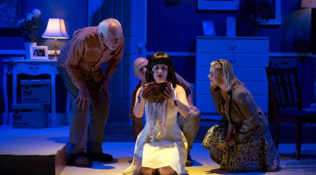 Review: LETTERS TO LINDY Fascinates in Tell-All on Australia at Seymour Centre Image