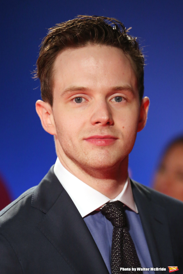 Photo Coverage: Amy Adams & More Attend TIFF: ARRIVAL Red Carpet Premiere  Image