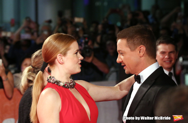 Amy Adams and Jeremy Renner  Photo