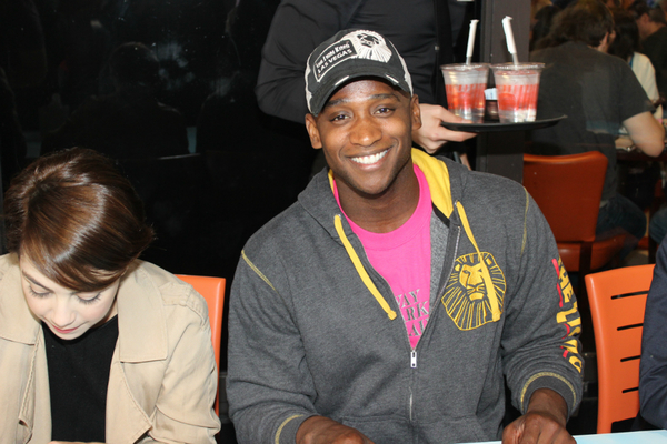 Photo Coverage: BC/EFA Flea Market 2016 Celebrity Autograph Table Image