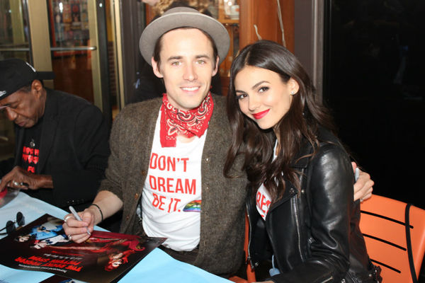 Photo Coverage: BC/EFA Flea Market 2016 Celebrity Autograph Table Image