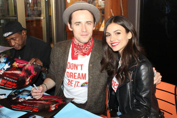 Photo Coverage: BC/EFA Flea Market 2016 Celebrity Autograph Table Image