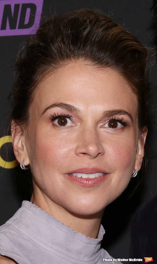 Photo Coverage: Sutton Foster & More Celebrate YOUNGER Season 3 Premiere  Image