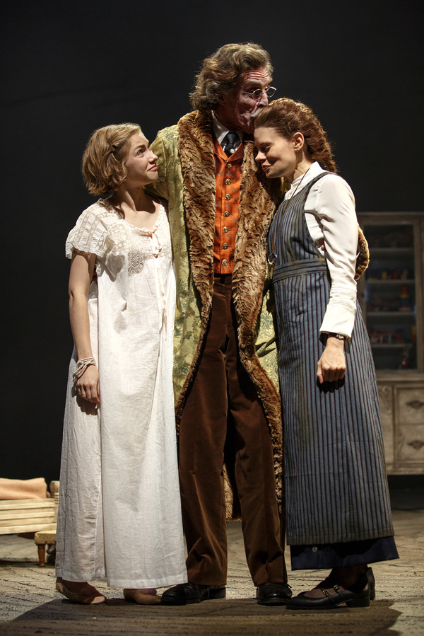Photo Flash: First Look at Diane Lane and More in THE CHERRY ORCHARD on Broadway Image