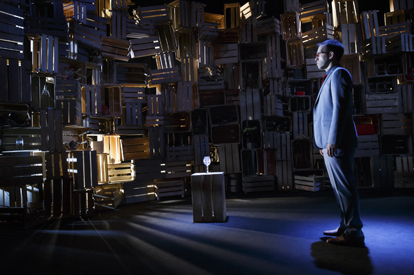 Review: Sleight-Of-Hand Trickster Helder Guimaraes is Aces in VERSO Image