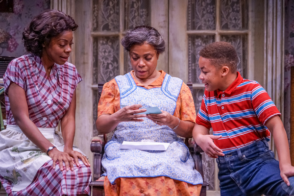 Photo Flash: Seattle Repertory Presents A RAISIN IN THE SUN Image