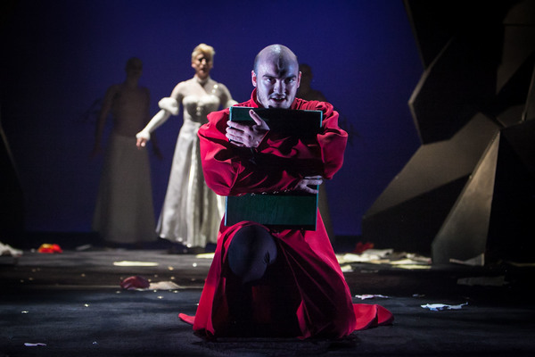 Photo Flash: First Look at DANTE'S INFERNO at Synetic Theater Image