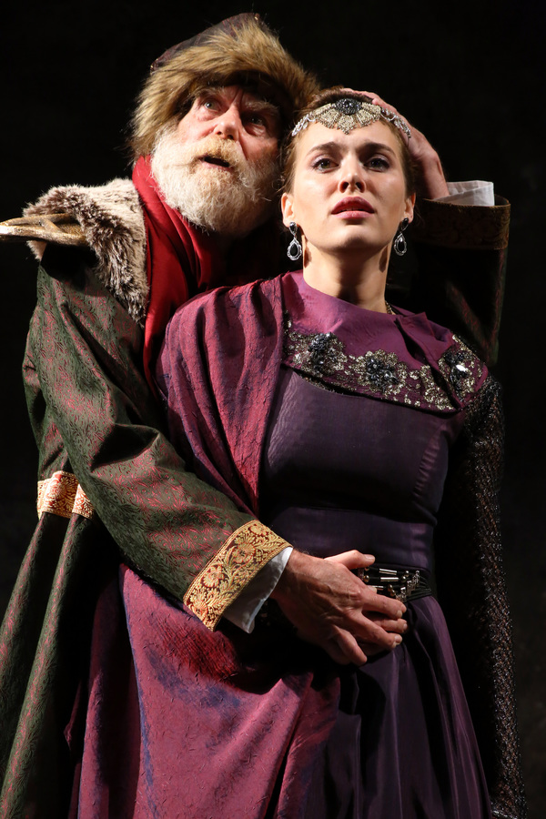 Photo Flash: Connecticut Repertory Theatre Opens its 2016-17 Season with KING LEAR Image