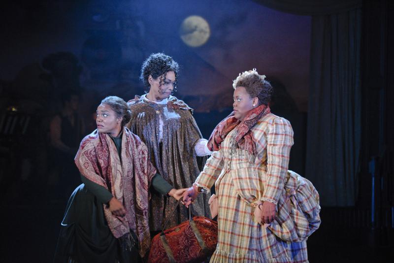 Review: BELLA: AN AMERICAN TALL TALE at Dallas Theater Center Image