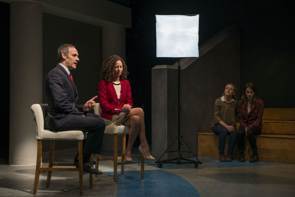 Photo Flash: First Look at Steppenwolf's THE BURIALS Image