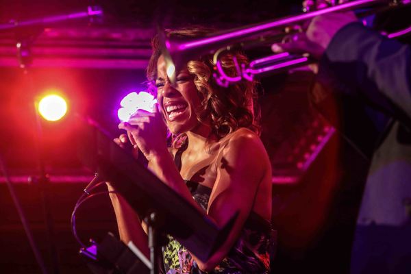Photo Coverage: Nicole Henry brings 'The Music That Makes Me Dance' to Feinstein's/54 Below Image
