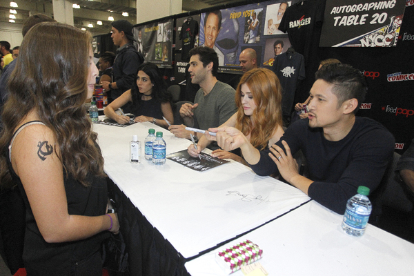 Photo Flash: Freeform's SHADOWHUNTERS Returns to New York Comic Con Image