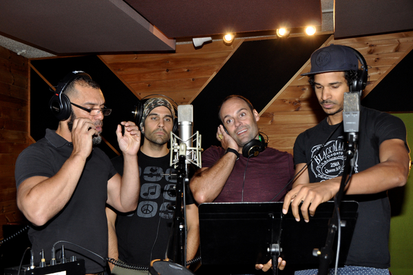 Exclusive Photo Coverage: ALADDIN Cast Get In the Holiday Spirit for Carols For A Cure Image