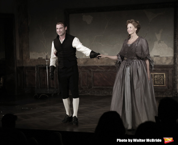 Photo Coverage: LES LIAISONS DANGEREUSES Cast Take First Preview Bows on Broadway Image