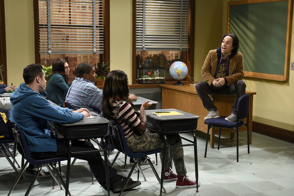 Check Out Just-Released Photos from Lin-Manuel Miranda-Hosted SNL! Image