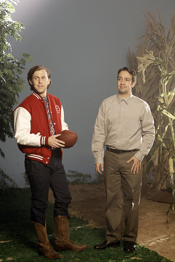 Check Out Just-Released Photos from Lin-Manuel Miranda-Hosted SNL! Image