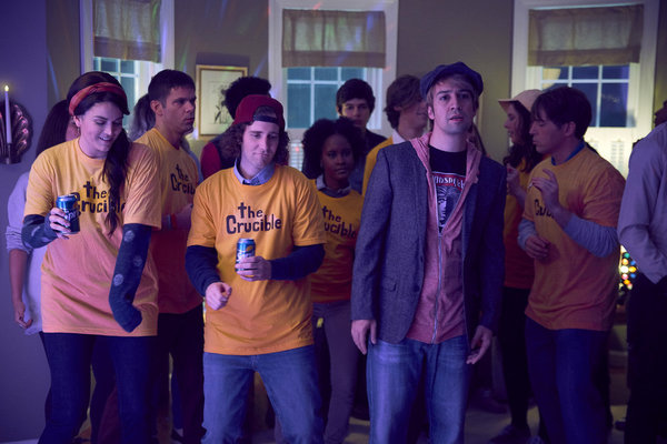 Check Out Just-Released Photos from Lin-Manuel Miranda-Hosted SNL! Image
