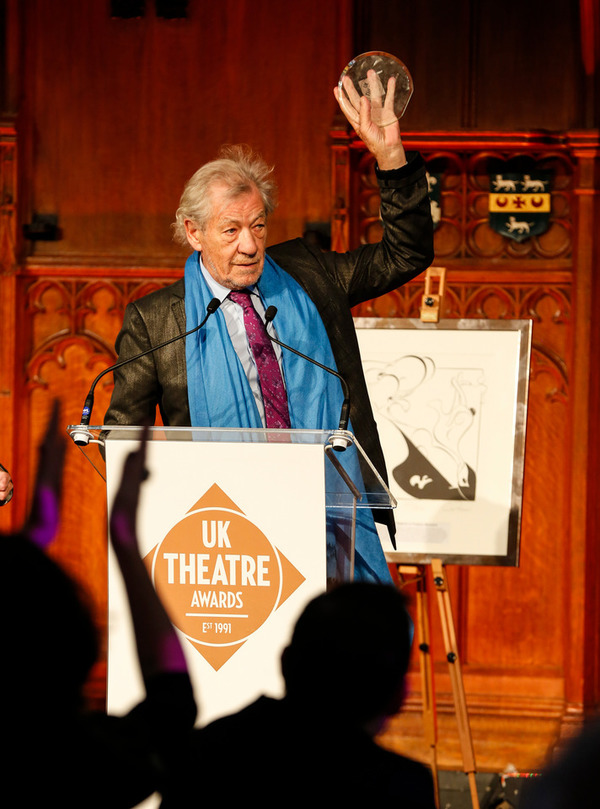Photo Flash: Ian McKellen, Eileen Atkins & Vanessa Redgrave at UK Theatre Awards 