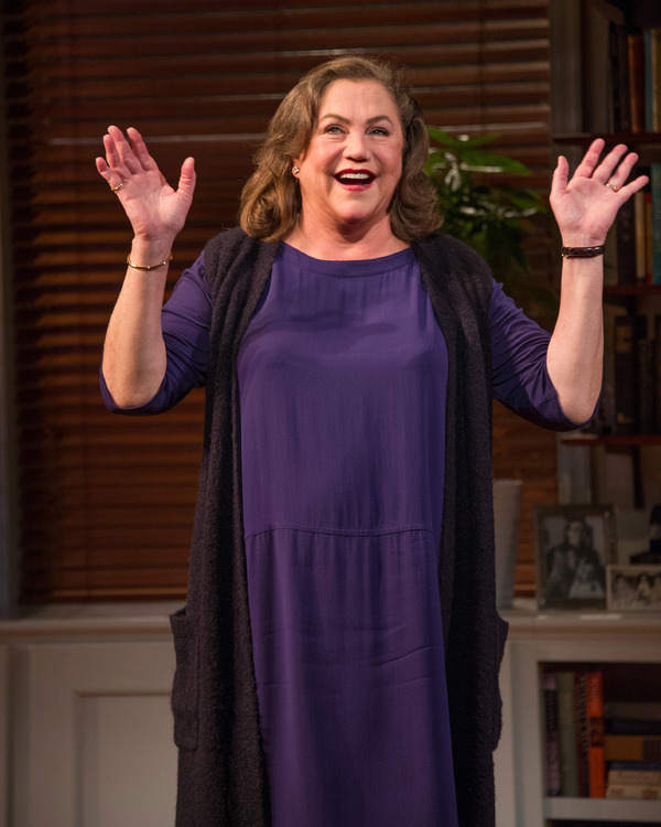 Photo Flash: First Look at Kathleen Turner in THE YEAR OF MAGICAL THINKING at Arena Stage 