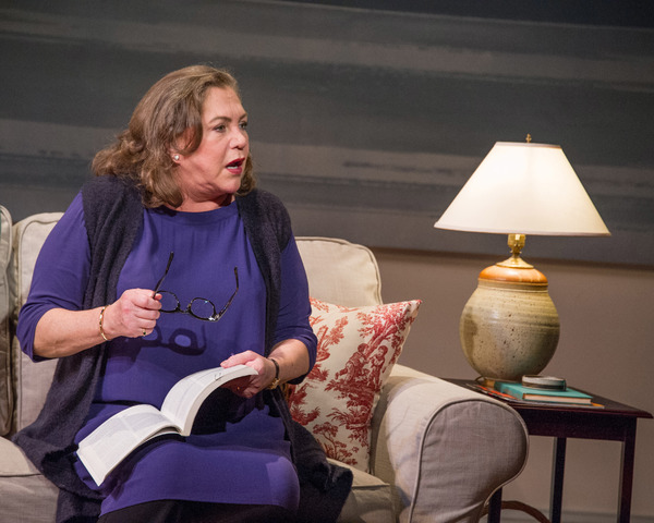 Photo Flash: First Look at Kathleen Turner in THE YEAR OF MAGICAL THINKING at Arena Stage Image
