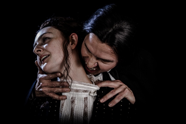 Photo Flash: DRACULA at Tacoma Little Theatre Image