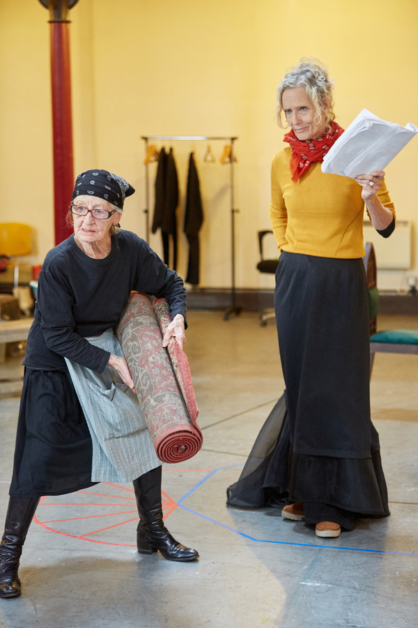 Photo Flash: In Rehearsal with Stephen Daldry's AN INSPECTOR CALLS Image