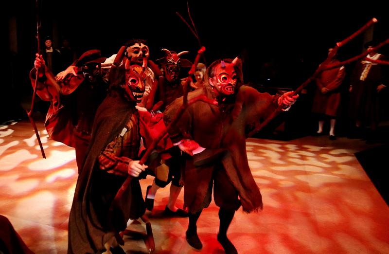Review: WOLF HALL Plays Devil's Advocate at Main Street Theater Image
