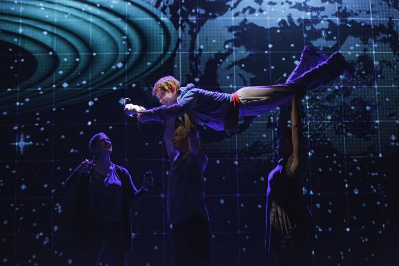Interview: Gene Gillette Says CURIOUS INCIDENT is Unlike 'Anything You've Ever Seen Before' Image