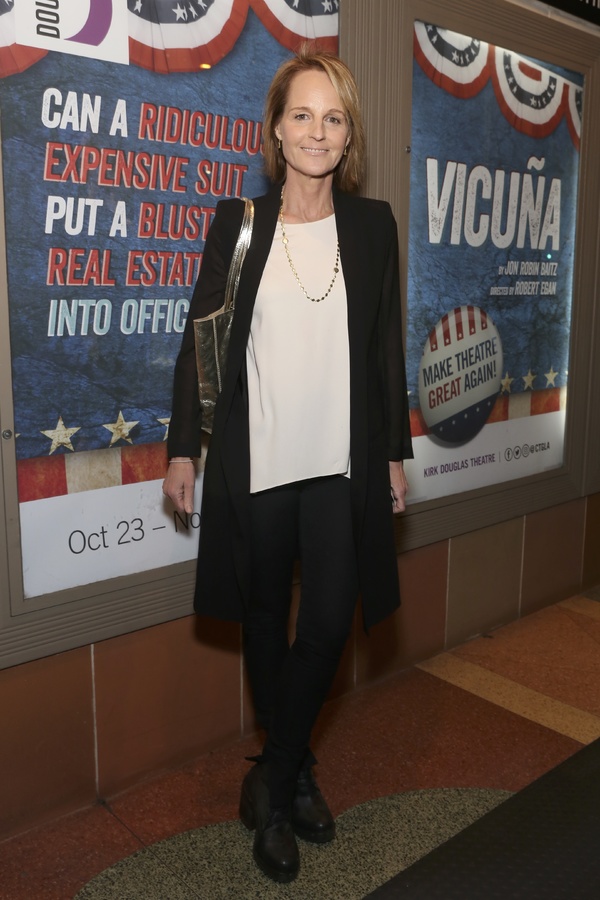 Photo Flash: VICUNA Celebrates Opening Night at the Douglas with Marisa Tomei, Helen Hunt, Norman Lear and More Image