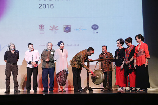 Photo Flash: Indonesian Dance Festival 2016 are kicked off with breathtaking performance 'TOMORROW AS PROPOSED' 