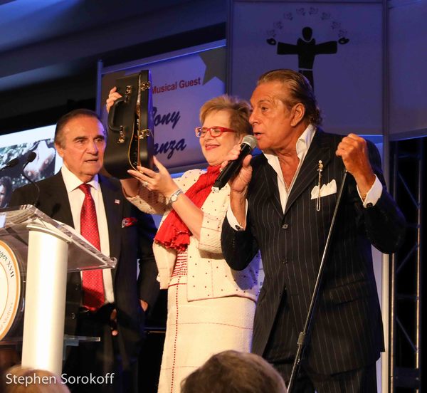 Photo Coverage: Olympia Dukakis & Tony Danza at Doodle for Hunger Gala Image