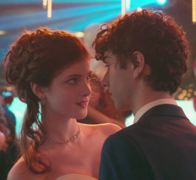 BWW Interview - Debut of the Month - LES LIAISONS DANGERUSES' Elena Kampouris Image