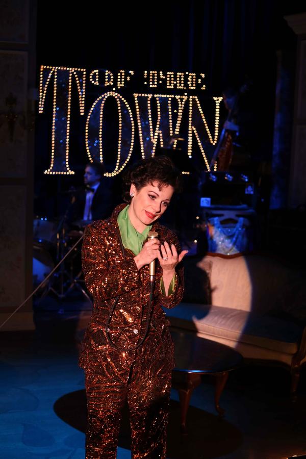 Photo Flash: First Look at END OF THE RAINBOW, Opening Tonight at Porchlight Music Theatre Image