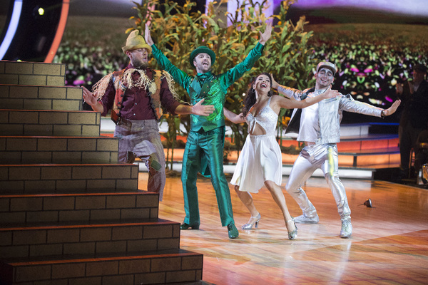 Photo Flash: Mark Ballas, Leona Lewis, Idina Menzel & More Perform on DWTS' Broadway Night! Image