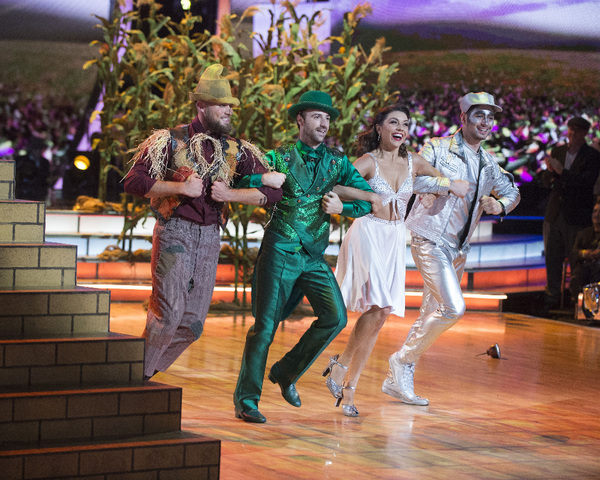 Photo Flash: Mark Ballas, Leona Lewis, Idina Menzel & More Perform on DWTS' Broadway Night! Image