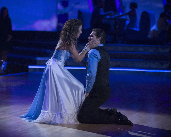 Photo Flash: Mark Ballas, Leona Lewis, Idina Menzel & More Perform on DWTS' Broadway Night! Image